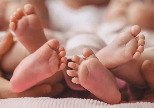 Si tienes gemelos a la vista… ¡esto te interesa!